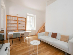 Xenia Apartments - Attic studio apartment in Chinatown